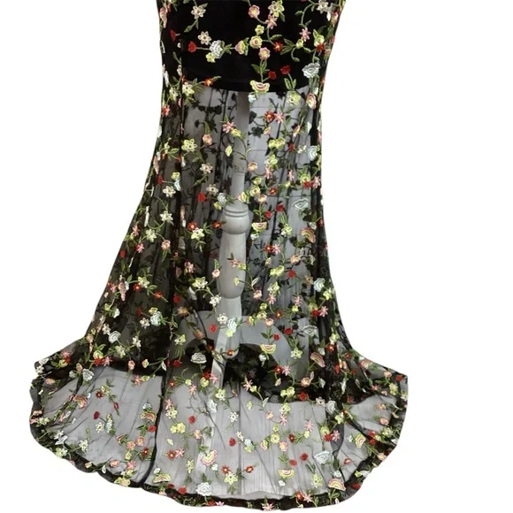 HTF Lulus Black Floral Embroidered Maxi Dress Open Back M Prom - Picture 11 of 16